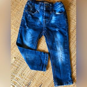 HUDSON skinny jeans sz 2T. Adorable, slightly distressed. Unisex, look new!
